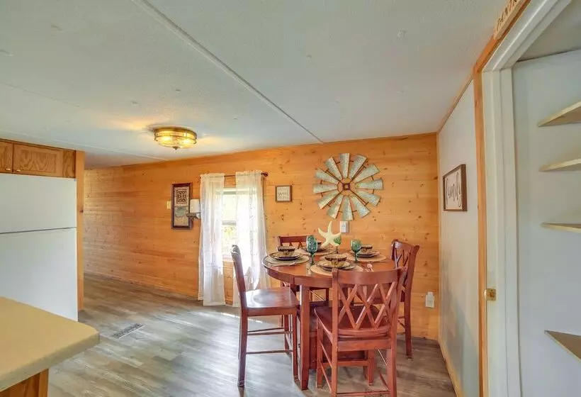 Lakefront Wisconsin Home W/ Boat Dock & Fire Pit!