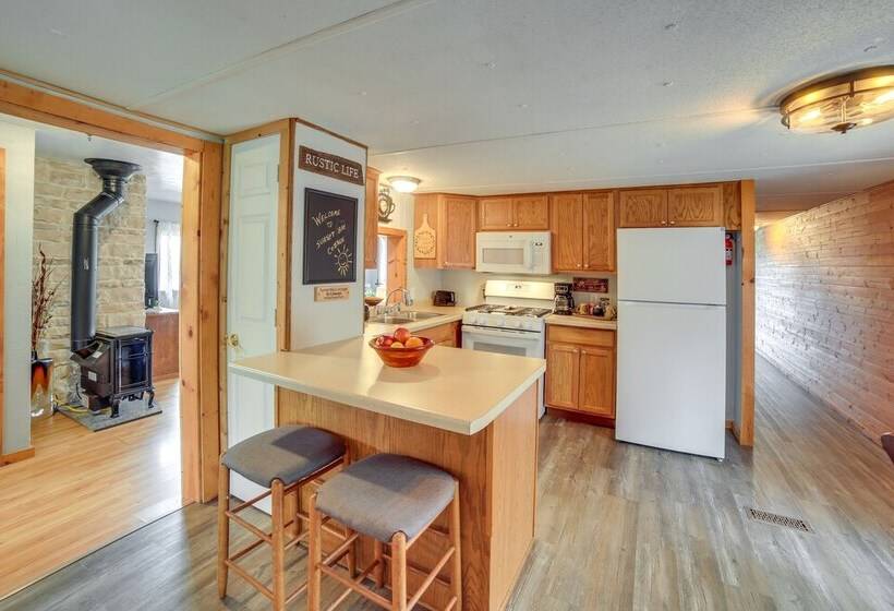 Lakefront Wisconsin Home W/ Boat Dock & Fire Pit!