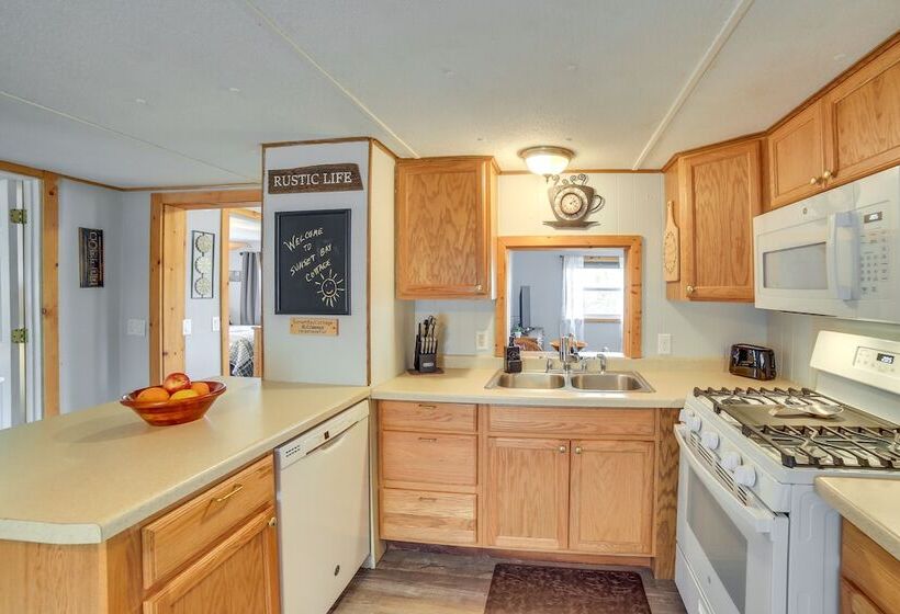 Lakefront Wisconsin Home W/ Boat Dock & Fire Pit!