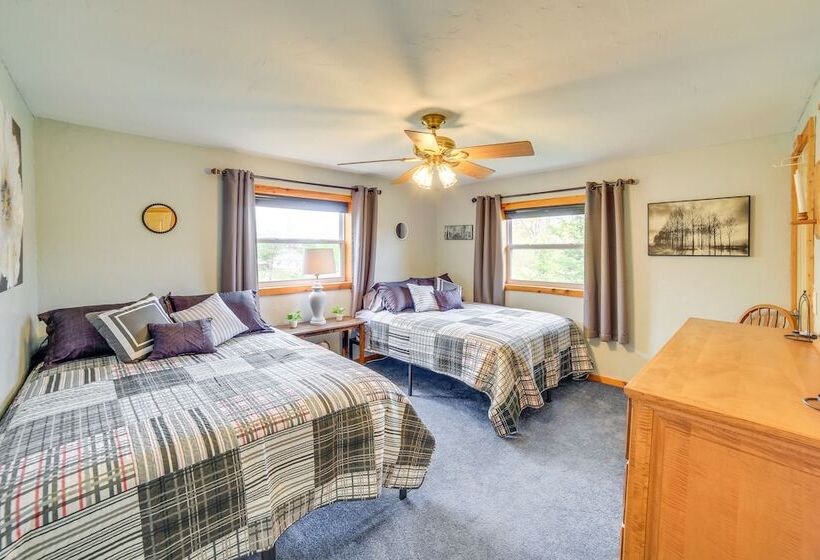 Lakefront Wisconsin Home W/ Boat Dock & Fire Pit!