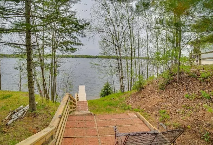 Lakefront Wisconsin Home W/ Boat Dock & Fire Pit!