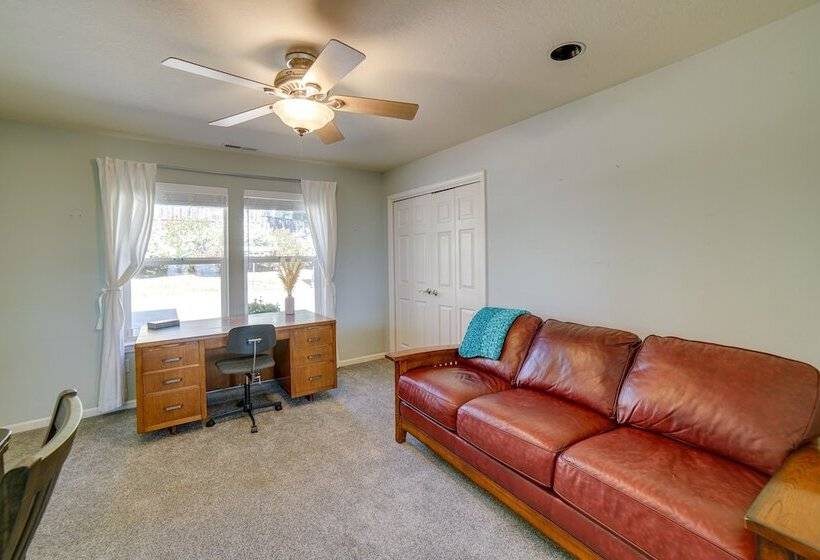 Lakeport Home W/ Stunning Lake & Mountain Views