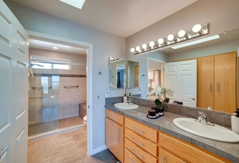 Lakeport Home W/ Stunning Lake & Mountain Views