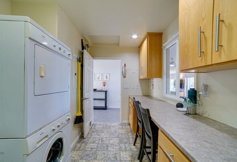 Lakeport Home W/ Stunning Lake & Mountain Views