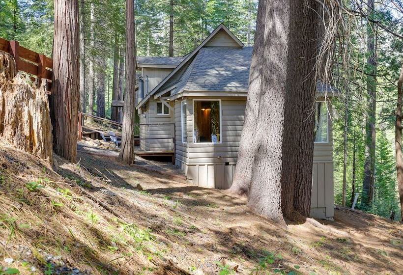 15 Mi To Ski Resort: Cozy Cabin Near Long Barn!