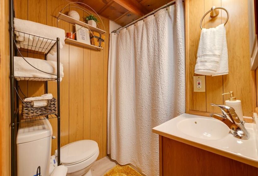 15 Mi To Ski Resort: Cozy Cabin Near Long Barn!