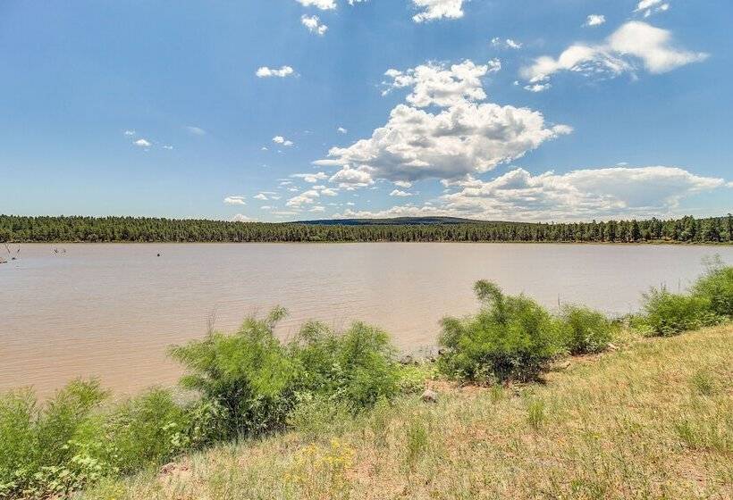 2 Mi To Rainbow Lake: Lovely Lakeside Tiny Home