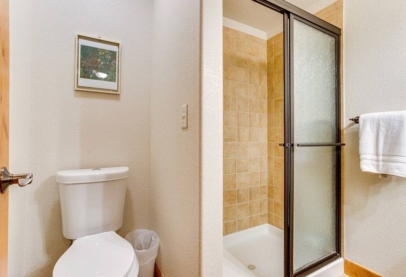 Mountain Retreat In Drake W/ Fireplace & Views!