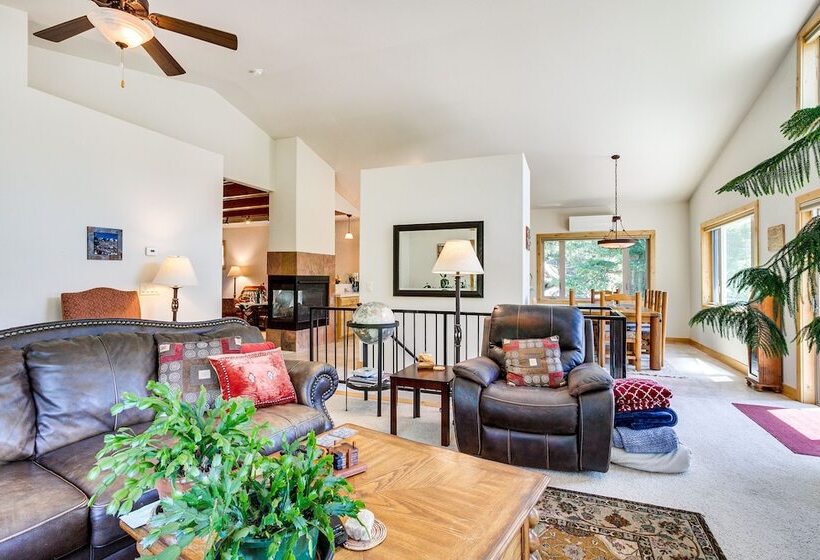 Mountain Retreat In Drake W/ Fireplace & Views!