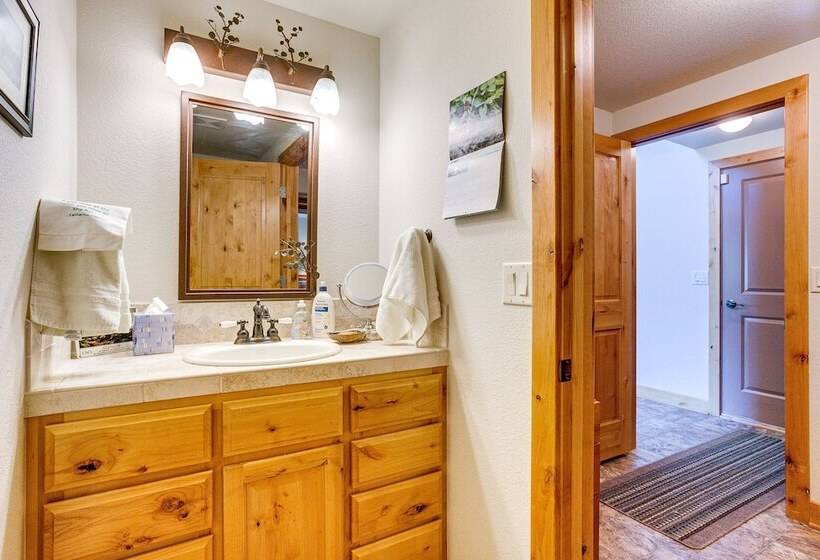 Mountain Retreat In Drake W/ Fireplace & Views!