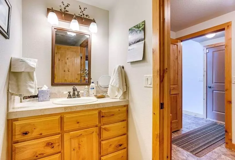 Mountain Retreat In Drake W/ Fireplace & Views!