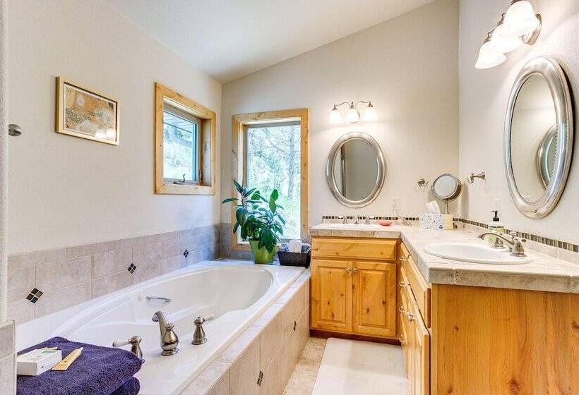 Mountain Retreat In Drake W/ Fireplace & Views!