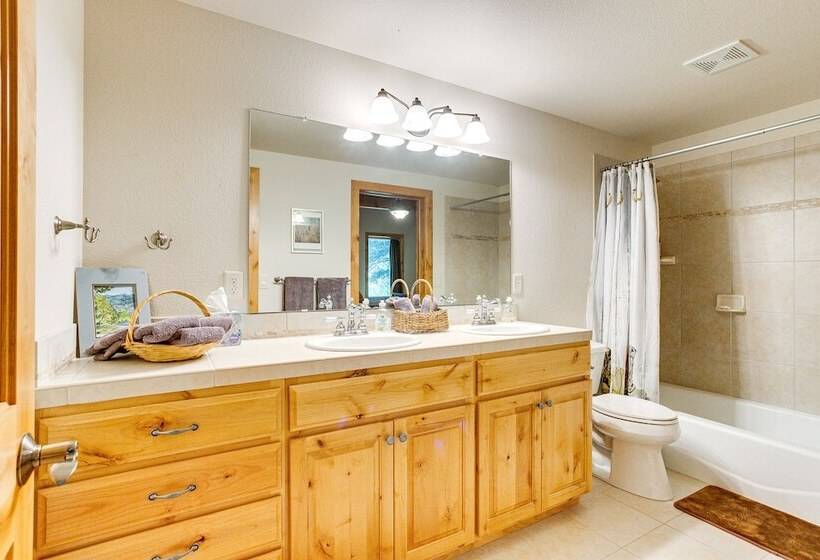 Mountain Retreat In Drake W/ Fireplace & Views!