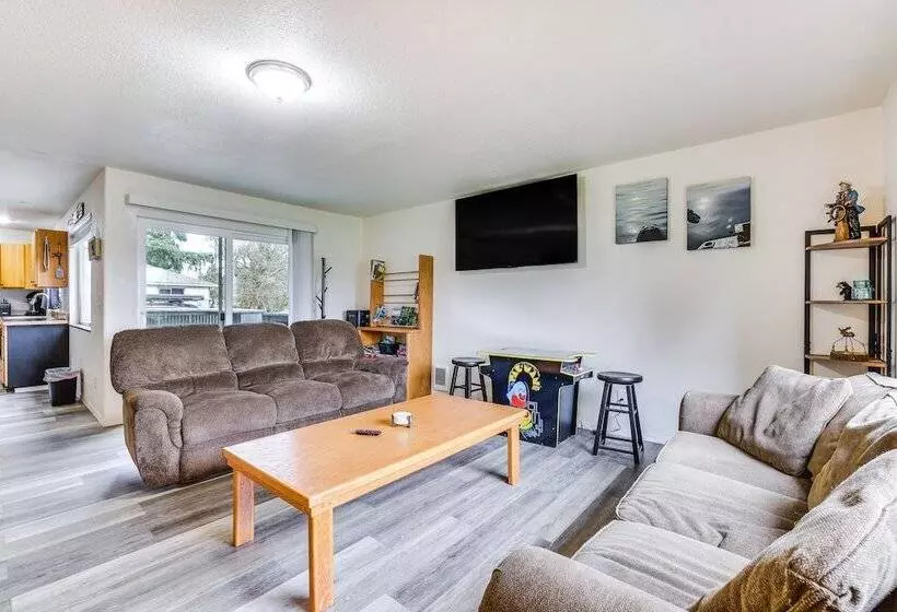 Olympic Peninsula Vacation Rental: 1 Mi To Water