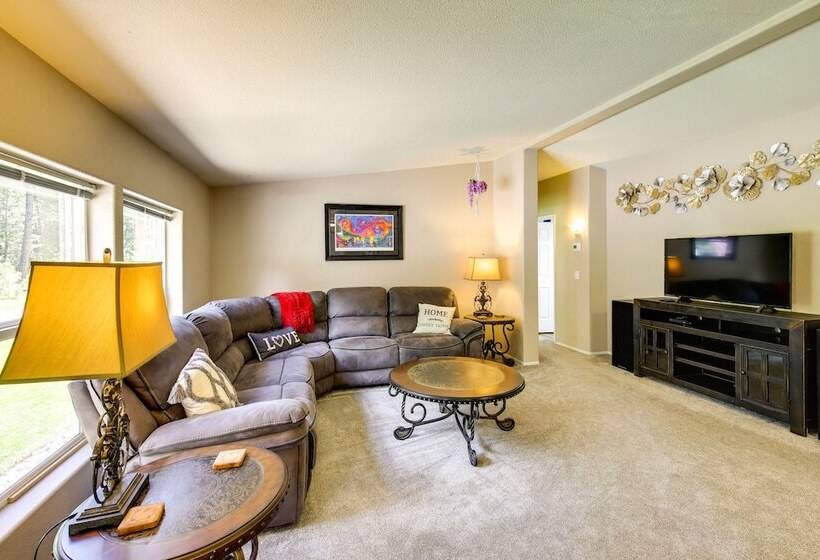 Peaceful Hideaway ~ 16 Mi To Downtown Missoula!