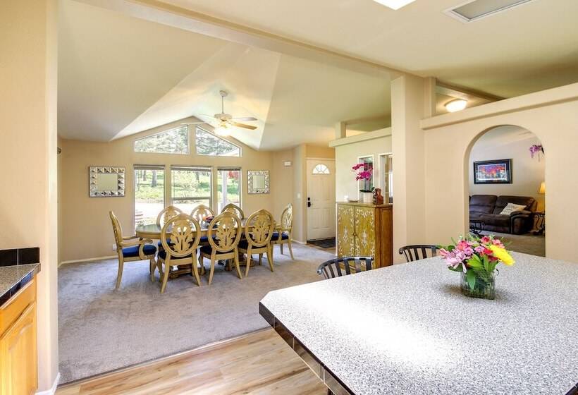 Peaceful Hideaway ~ 16 Mi To Downtown Missoula!