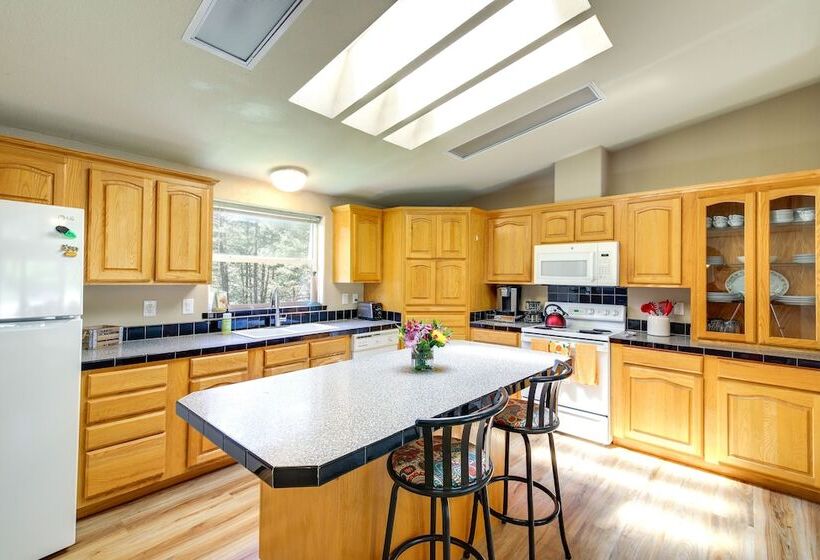 Peaceful Hideaway ~ 16 Mi To Downtown Missoula!