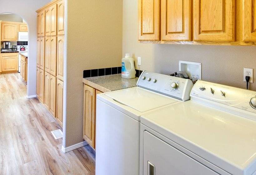 Peaceful Hideaway ~ 16 Mi To Downtown Missoula!