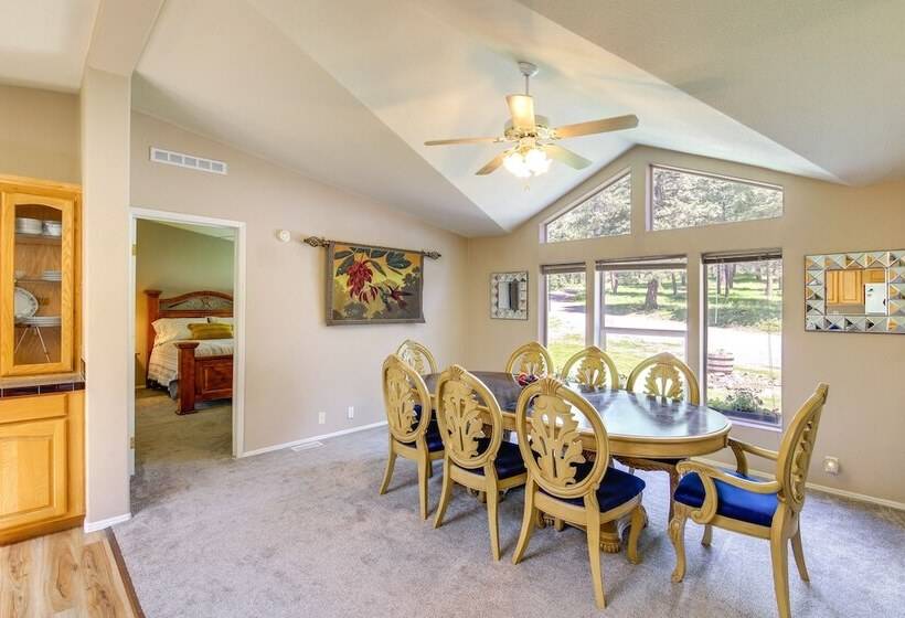 Peaceful Hideaway ~ 16 Mi To Downtown Missoula!