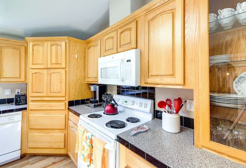 Peaceful Hideaway ~ 16 Mi To Downtown Missoula!