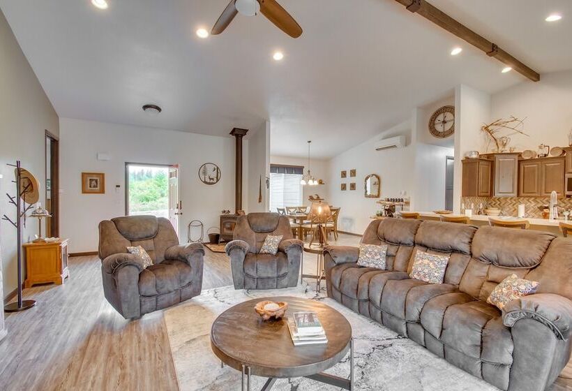 Peaceful Shelton Home W/ Spacious Yard & Fire Pit!