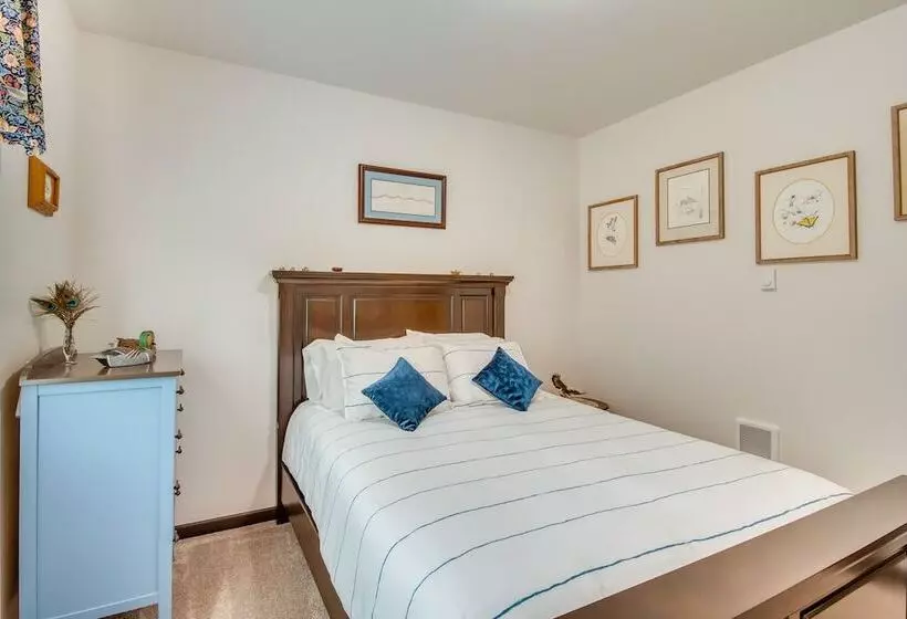 Peaceful Shelton Home W/ Spacious Yard & Fire Pit!