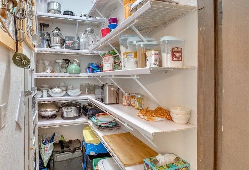 Peaceful Shelton Home W/ Spacious Yard & Fire Pit!