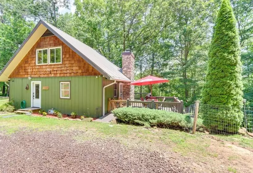 Pet Friendly Murphy Home: Grilling Deck + Fire Pit