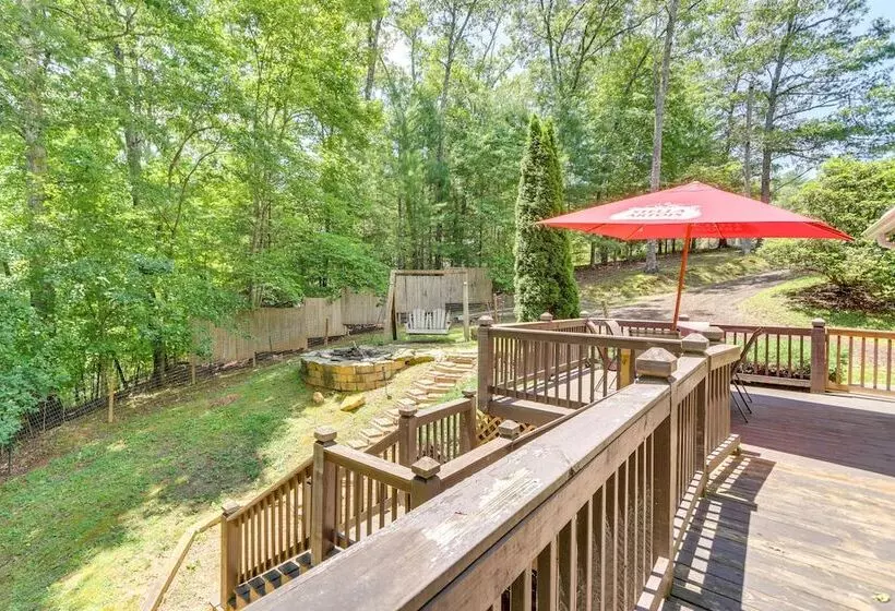 Pet Friendly Murphy Home: Grilling Deck + Fire Pit