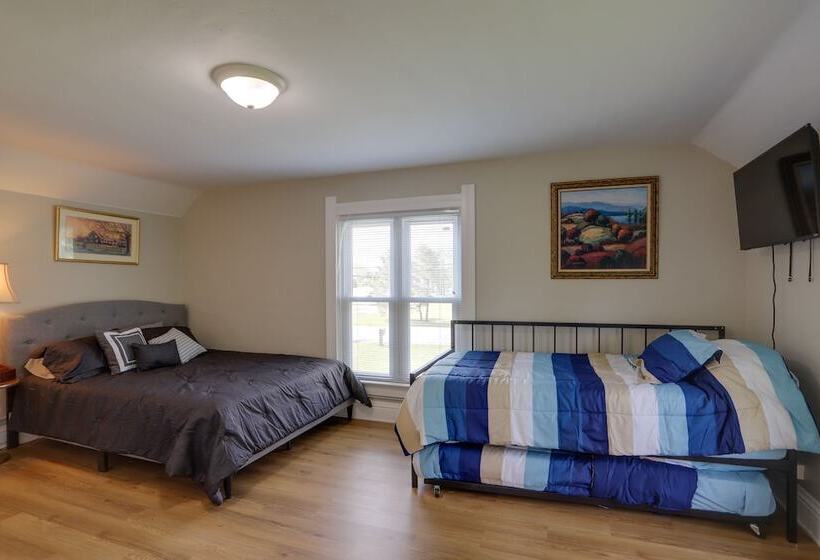 Welcoming Port Clinton Vacation Rental!