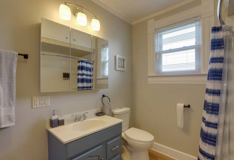 Welcoming Port Clinton Vacation Rental!