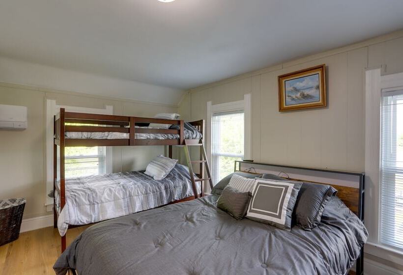 Welcoming Port Clinton Vacation Rental!