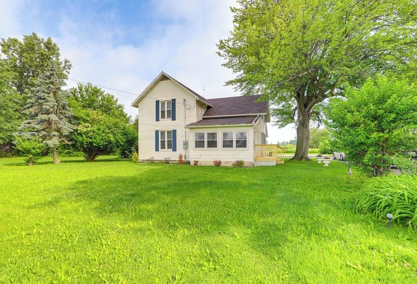 Welcoming Port Clinton Vacation Rental!