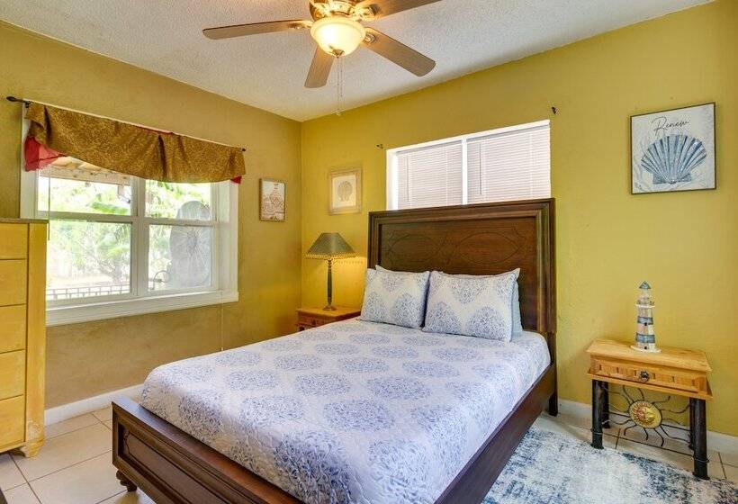 Fire Pit & Grill At Pet Friendly Port Isabel Home!