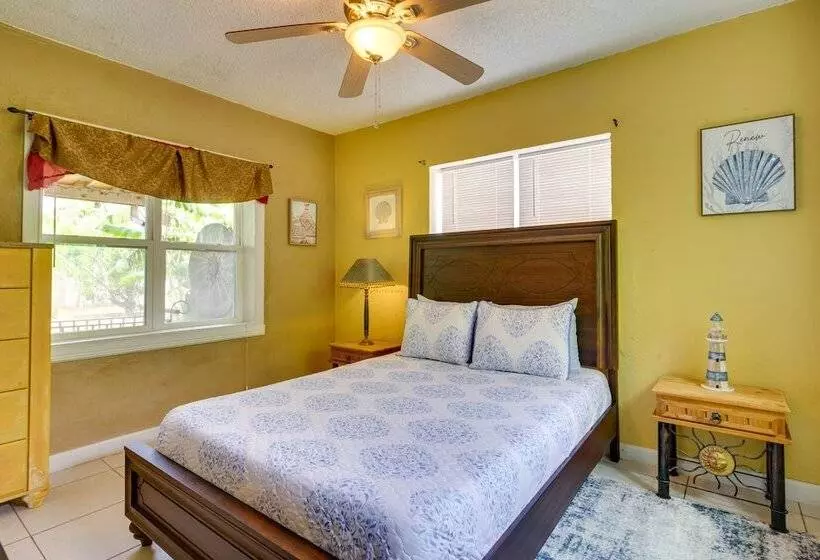 Fire Pit & Grill At Pet Friendly Port Isabel Home!