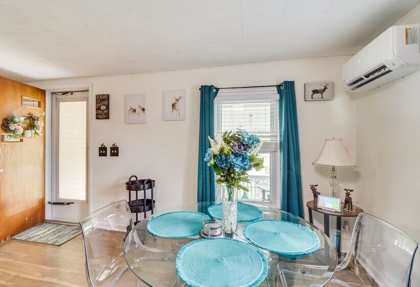 Pet Friendly Shenandoah Home W/ Fire Pit!