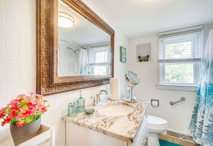 Pet Friendly Shenandoah Home W/ Fire Pit!