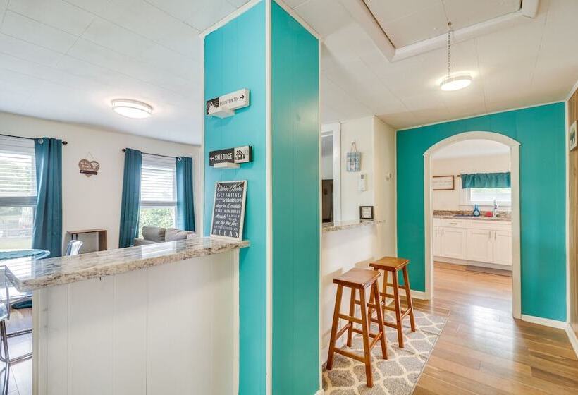 Pet Friendly Shenandoah Home W/ Fire Pit!