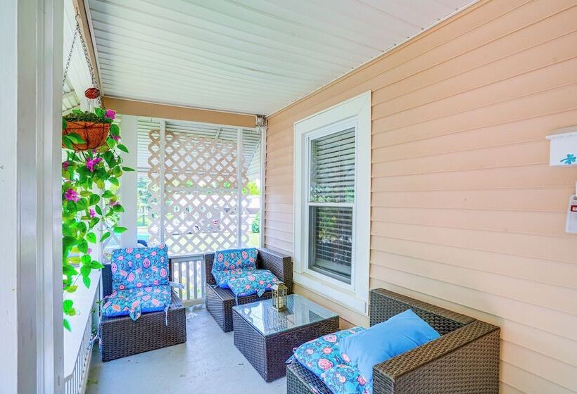 Pet Friendly Shenandoah Home W/ Fire Pit!