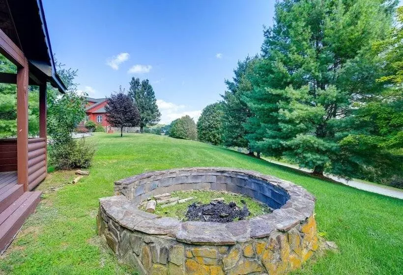 Piney Creek Cabin W/ Deck, Grill & Mountain Views!