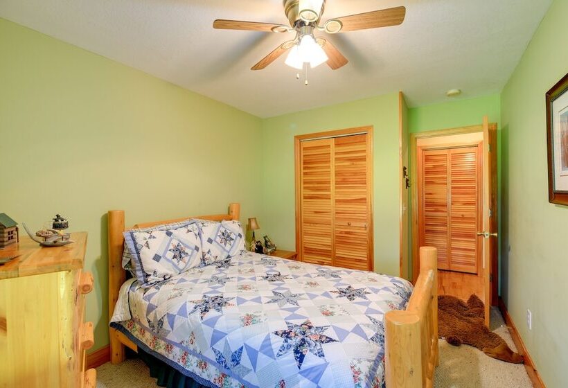 Piney Creek Cabin W/ Deck, Grill & Mountain Views!