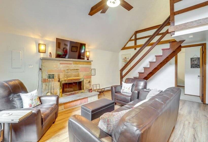 Pocono Lake Cabin Walk To Arrowhead Lake!