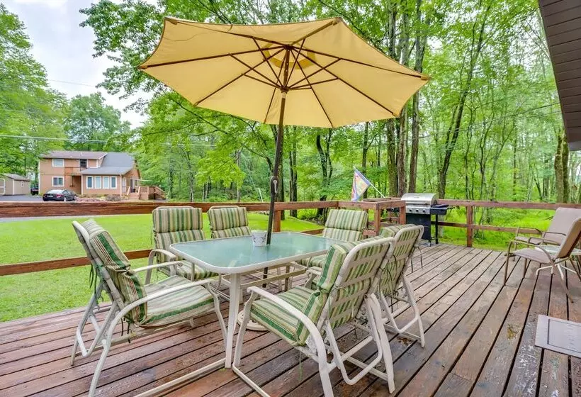 Pocono Lake Cabin   Walk To Arrowhead Lake!