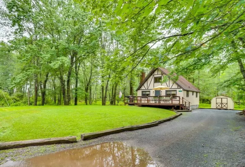 Pocono Lake Cabin   Walk To Arrowhead Lake!
