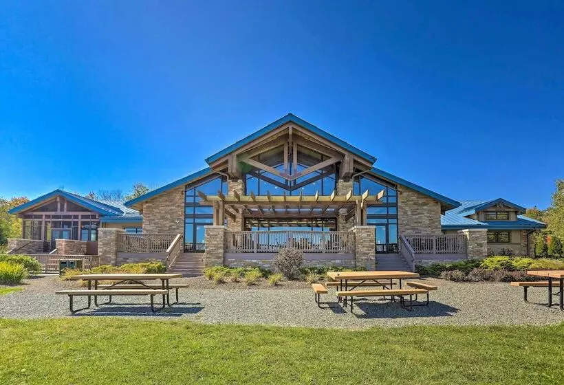 Pocono Lake Cabin   Walk To Arrowhead Lake!