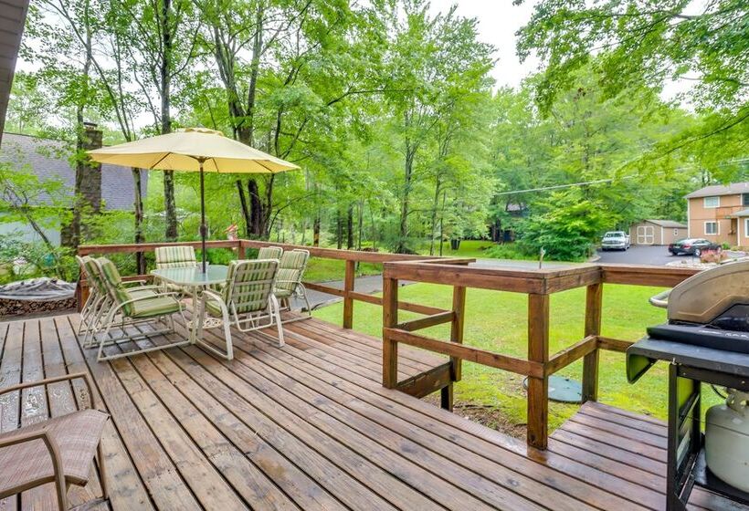 Pocono Lake Cabin Walk To Arrowhead Lake!