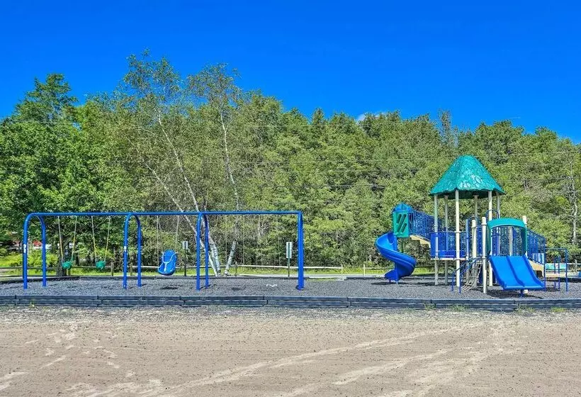 Pocono Lake Cabin   Walk To Arrowhead Lake!