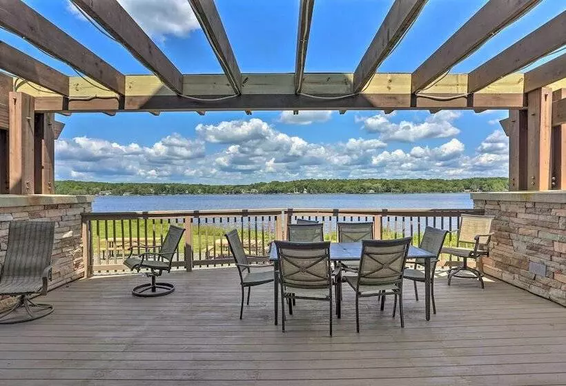 Pocono Lake Cabin   Walk To Arrowhead Lake!