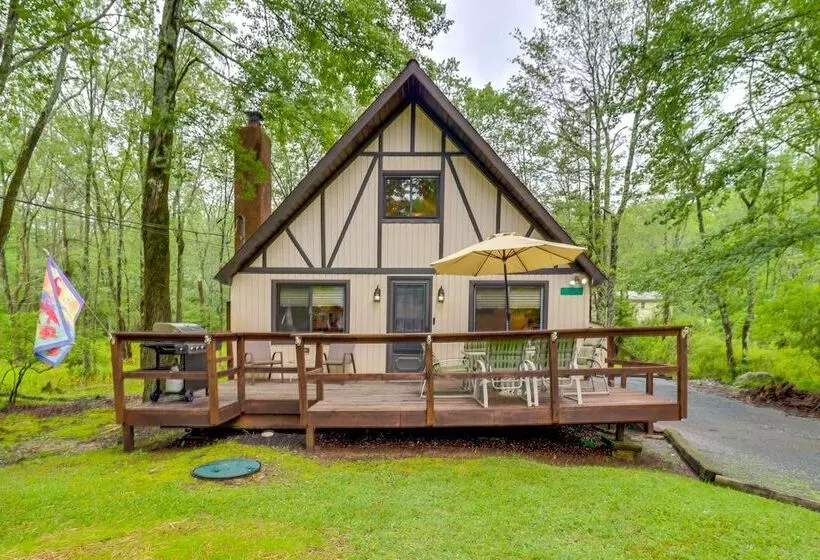Pocono Lake Cabin   Walk To Arrowhead Lake!