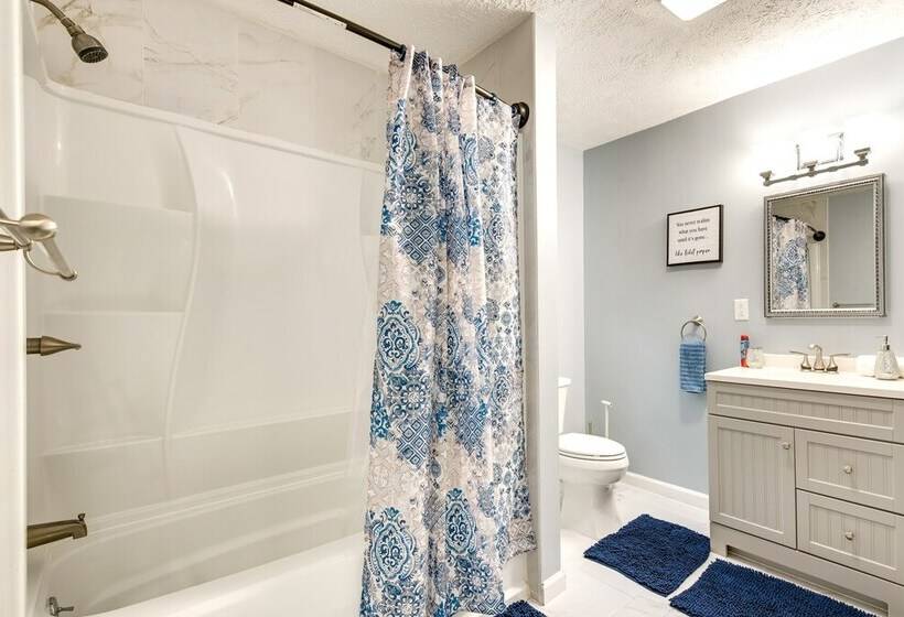 Poconos Vacation Rental W/ Pool & Beach Access!